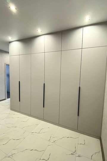 Custom wardrobe and walk-in closet 18